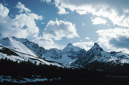 mountains_snow_clouds