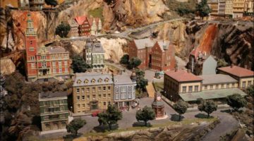 man_spends_16_years_building_a_gigantic_model_railway_640_09