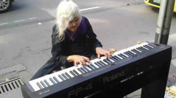 Melbourne Piano Street Performer