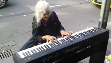 Melbourne Piano Street Performer