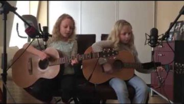 Twins Abby & Sarah – I’m Yours