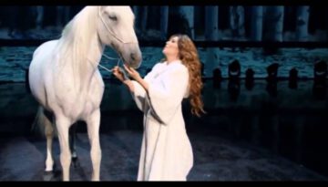 Shania Twain Dances and Sings With Her Lovely Horse!