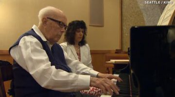 100-Year-Old Pianist Is So Good He Makes People Cry