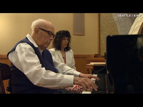 100-Year-Old Pianist Is So Good He Makes People Cry