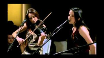 The Corrs – Everybody Hurts UNPLUGGED – Amazing version of the R.E.M. Song