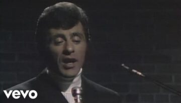 Can’t Take My Eyes Off You – Frankie Valli (Live)