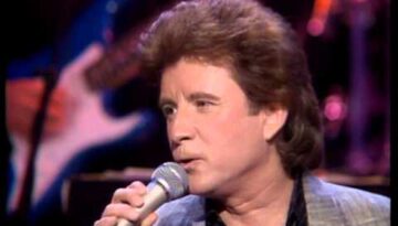 It Keeps Right On A-Hurtin’ – Johnny Tillotson