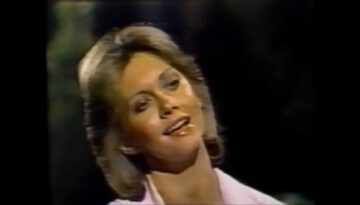 John Denver & Olivia Newton-John “Fly Away” (1975)