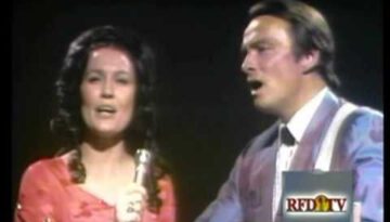 Loretta Lynn – The Old Rugged Cross