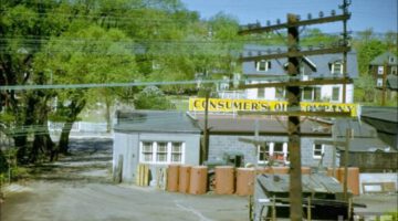 40 Amazing Photos of America in 1950 Through the Window of a Train