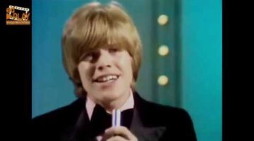 There’s A Kind Of Hush – Herman’s Hermits (Remastered)