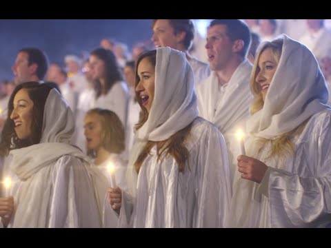 Over a Thousand People Came Together to Sing ‘Angels We Have Heard on High'