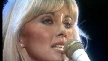 Hopelessly Devoted to You – Olivia Newton-John (Live)