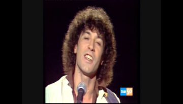 It Never Rains in Southern California – Albert Hammond