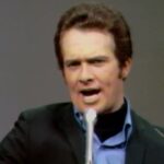 The Fightin’ Side of Me – Merle Haggard (Live) The Fightin’ Side of Me – Merle Haggard (Live)