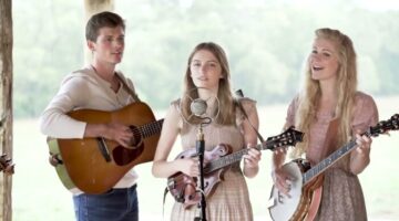 Wayfaring Stranger – The Petersens (LIVE)
