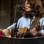 Lonely People – America (Live)